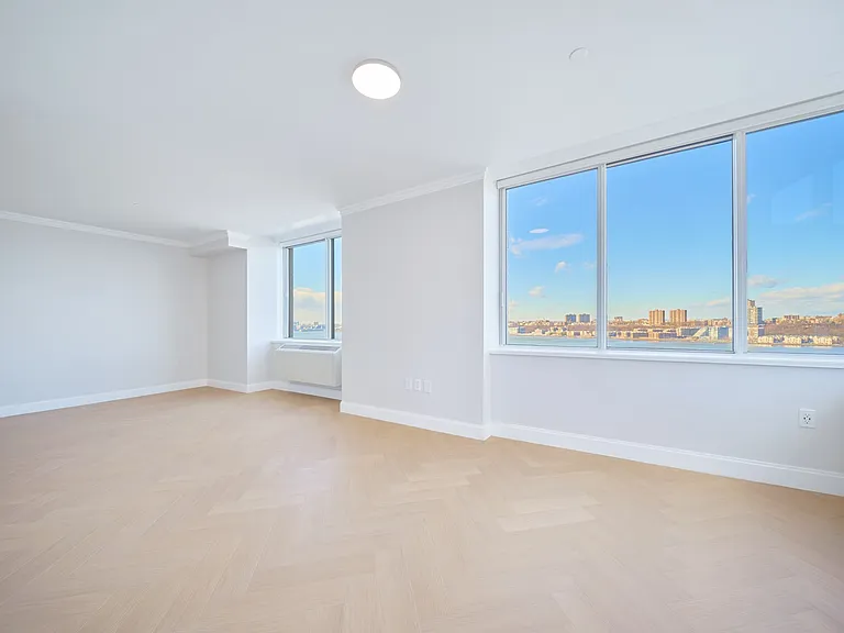 160 Riverside Blvd #20A — Photo 7