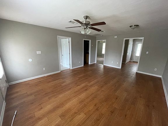 2nd image of 615 S Burwell Ave