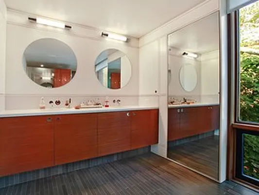 Sold by Corcoran | media 27