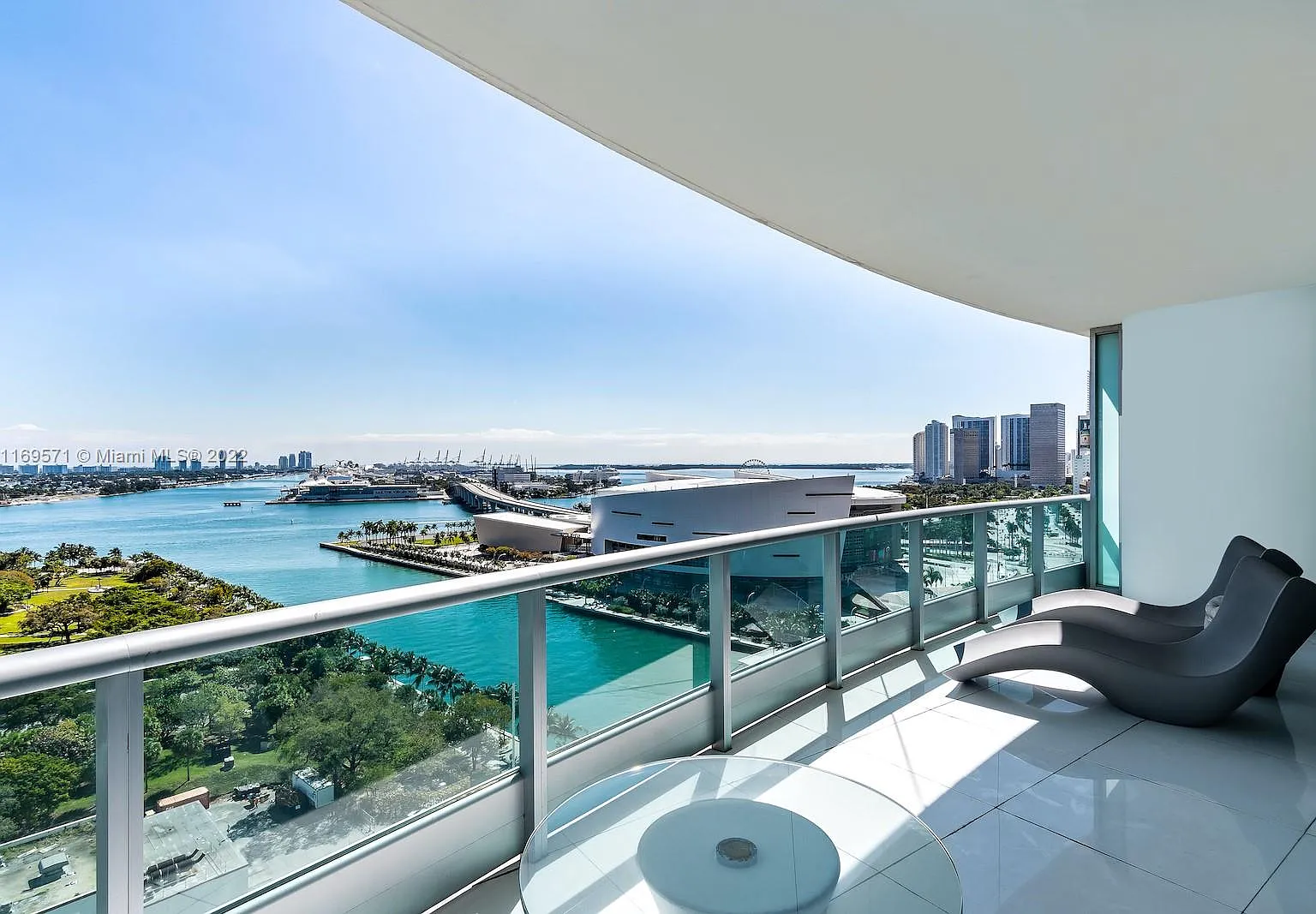 900 Biscayne Bay — Photo 2