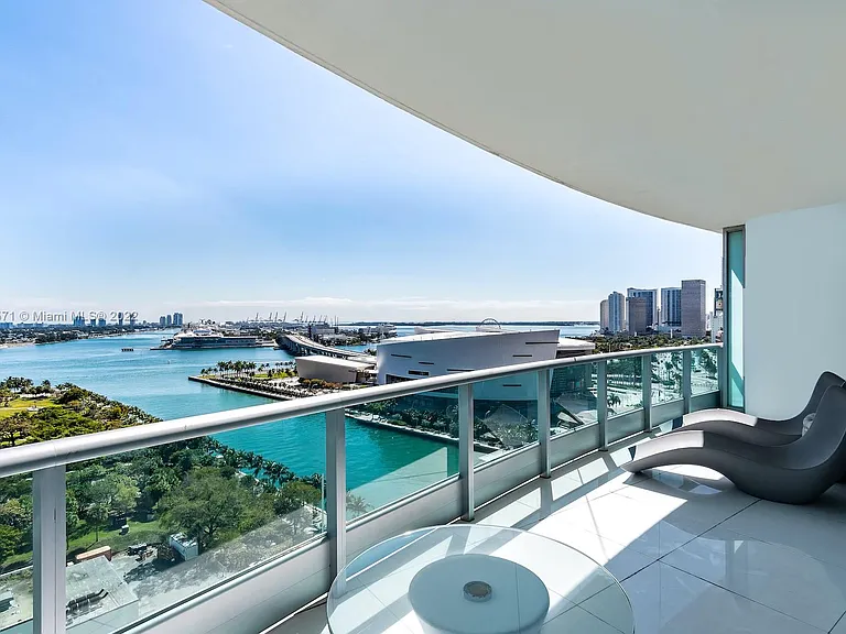 900 Biscayne Blvd #2006 — Photo 2