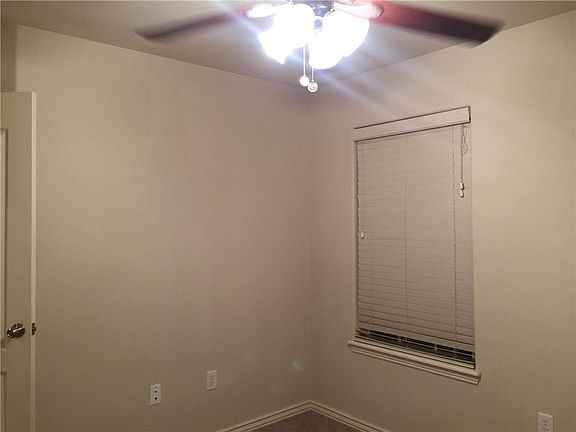 5th image of 1009 Kensington Dr