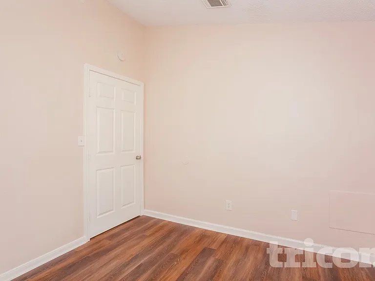 3103 Kelling St — Photo 10