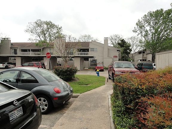 2nd image of 9522 Pagewood Ln #9522