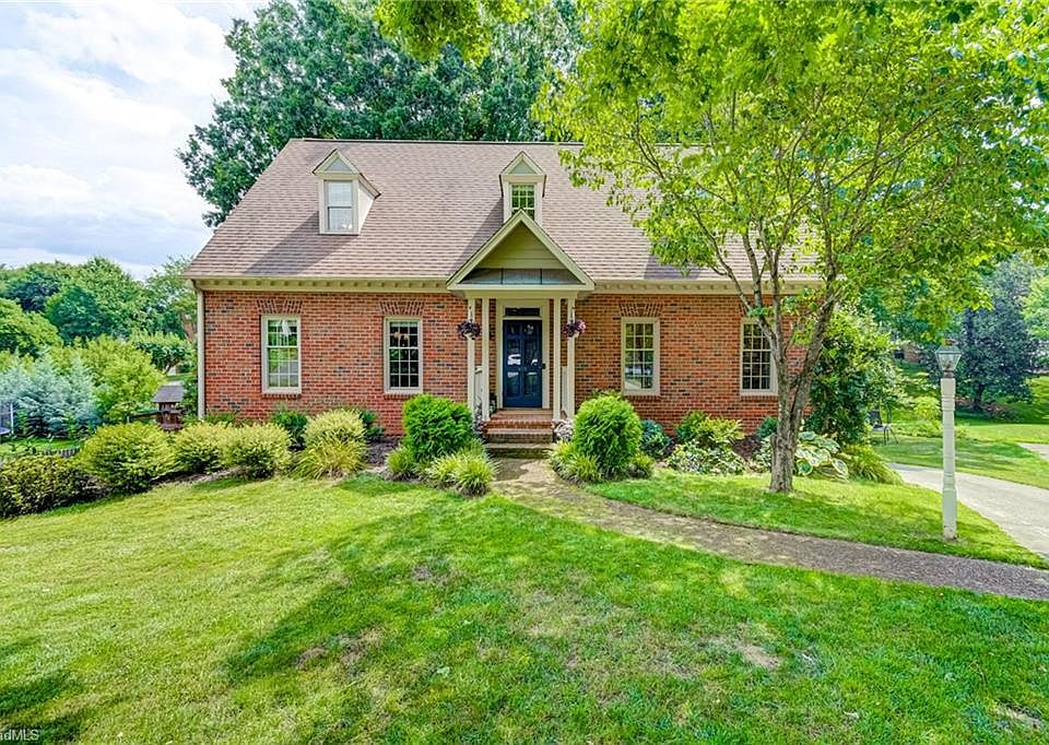 1st image of 925 Ashley Glen Dr