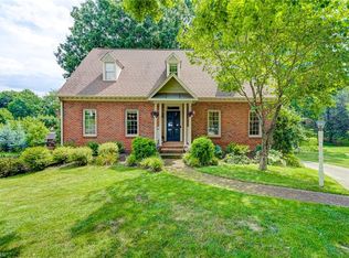 925 Ashley Glen Dr, Winston Salem, NC 27104