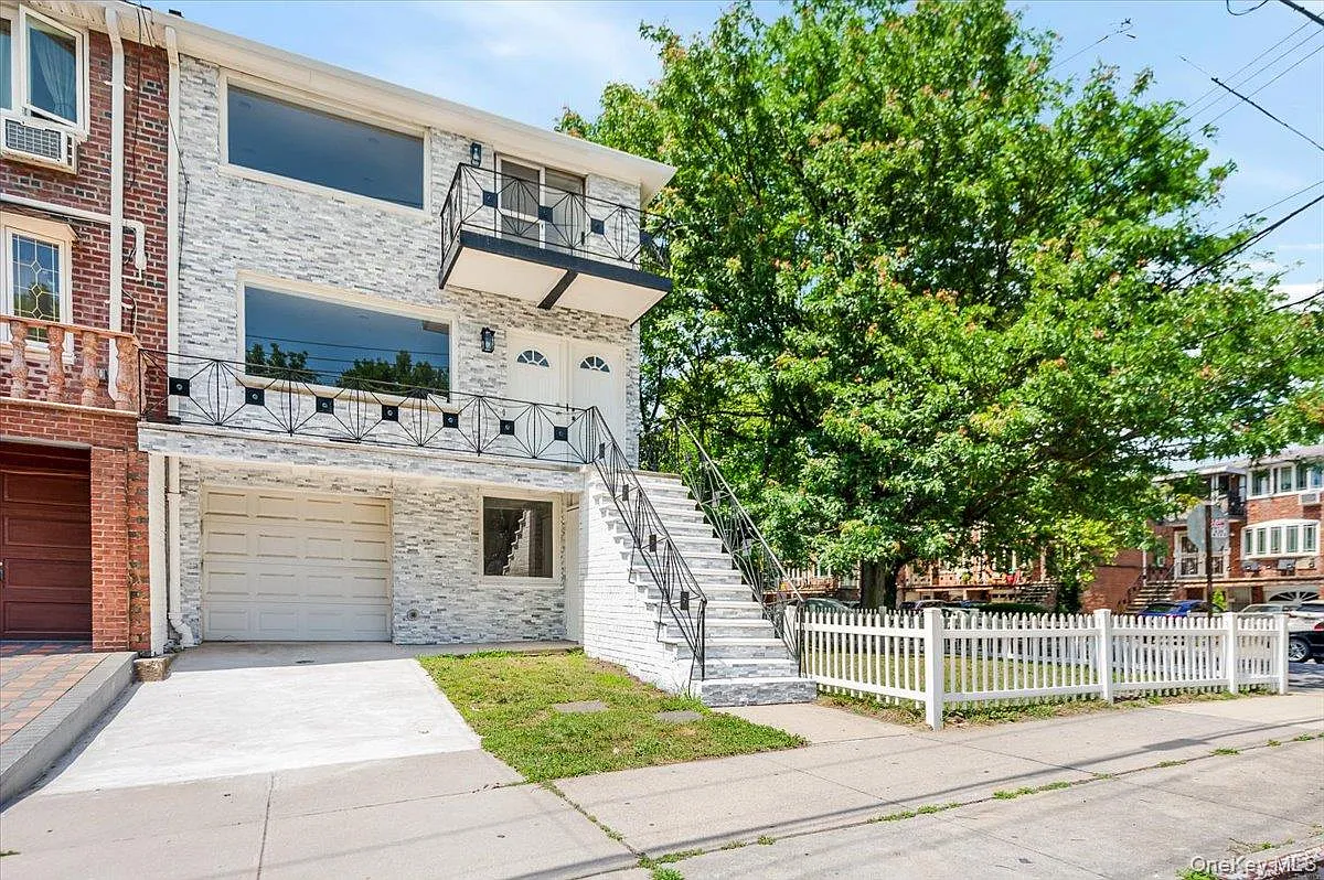 6633 Avenue M photo 1