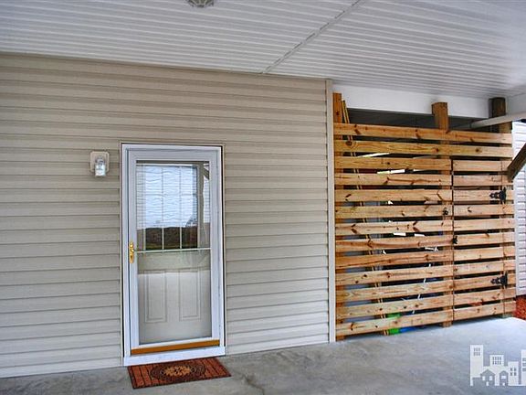 4th image of 216 NE 33rd St