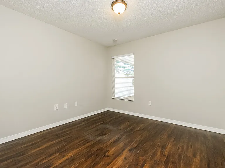 1718 Putney Cir — Photo 14
