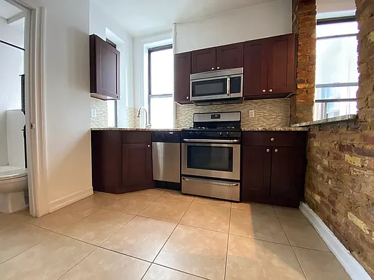 Rented by REAL New York | media 3