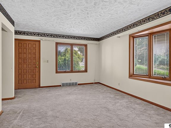 4th image of 1804 Grove Rd