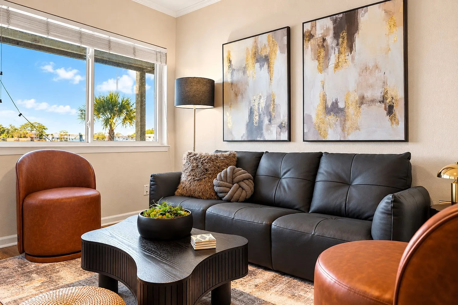 2 bed, 1.0 bath, 7254 sqft, $2,072 — Photo 3