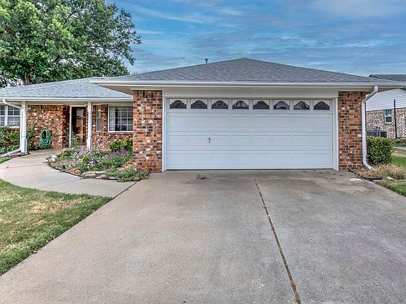 4th image of 2112 Scott Ln