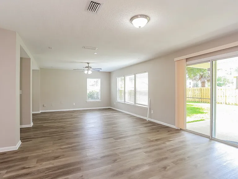 12290 Lawson Creek Dr — Photo 8