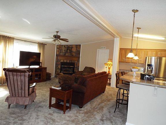 3rd image of 230 County Road 898