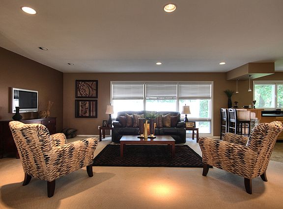 2nd image of 250 Churchill Ln