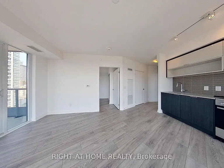 159 Wellesley St E #1408 — Photo 7