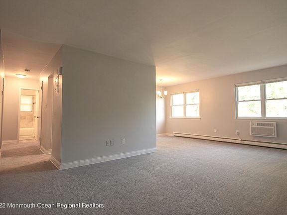 2nd image of 77 Stonehurst Blvd APT D