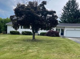 164 Viscount Dr, Rochester, NY 14623