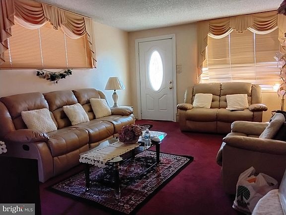 2nd image of 27 Concord Rd