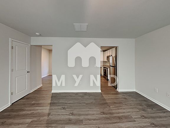 5th image of 1824 Carrington Dr