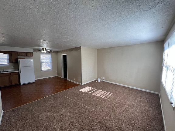 5th image of 621 Dover Rd