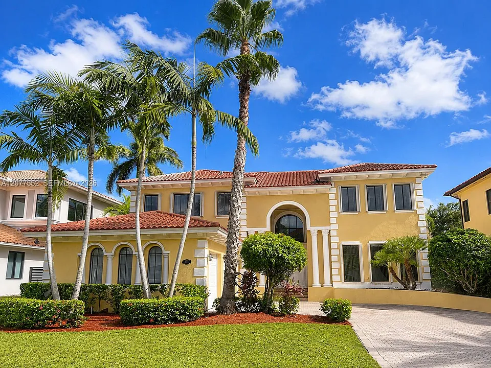 7950 SW 195th Ter