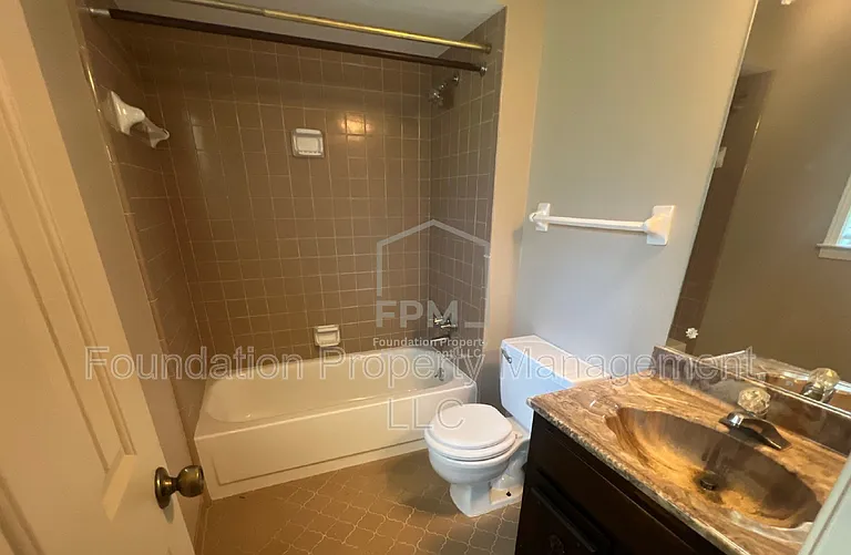 4377 Springwind Rd — Photo 16