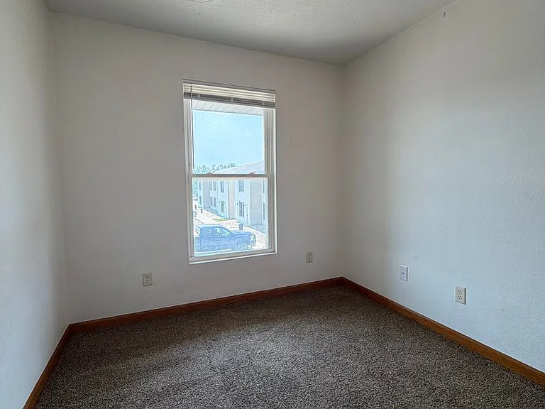 269 Woodridge Ct — Photo 19