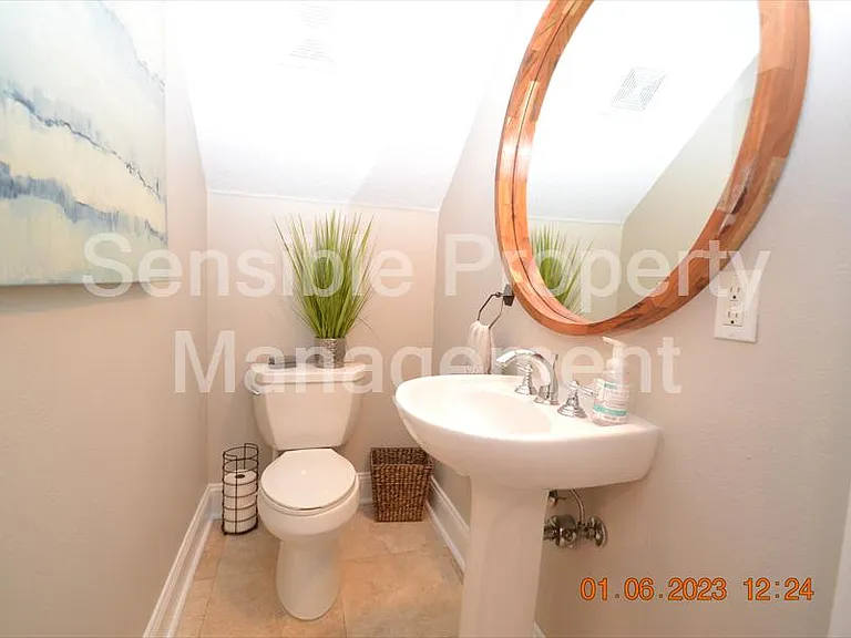 2405 Victoria Gardens Ln — Photo 24