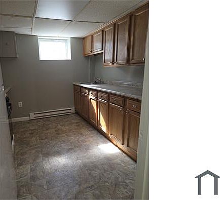 2nd image of 902 7th St #1