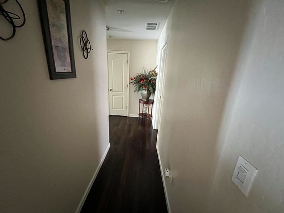 4th image of 169 S Stanford Ave