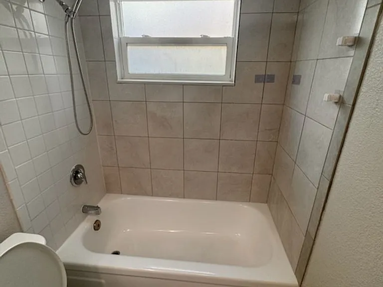 10731 Premier Ave — Photo 9