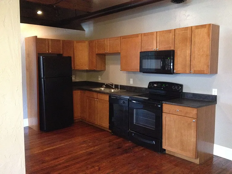 Monroe Street Suites — Photo 22