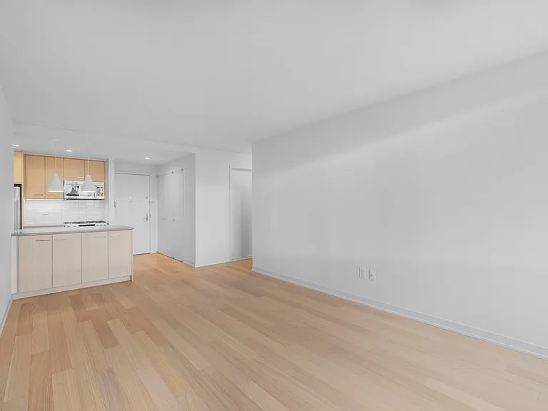 Columbus Cir #N26E — Photo 4