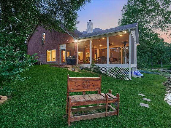 2nd image of 9151 Lakeside Cir