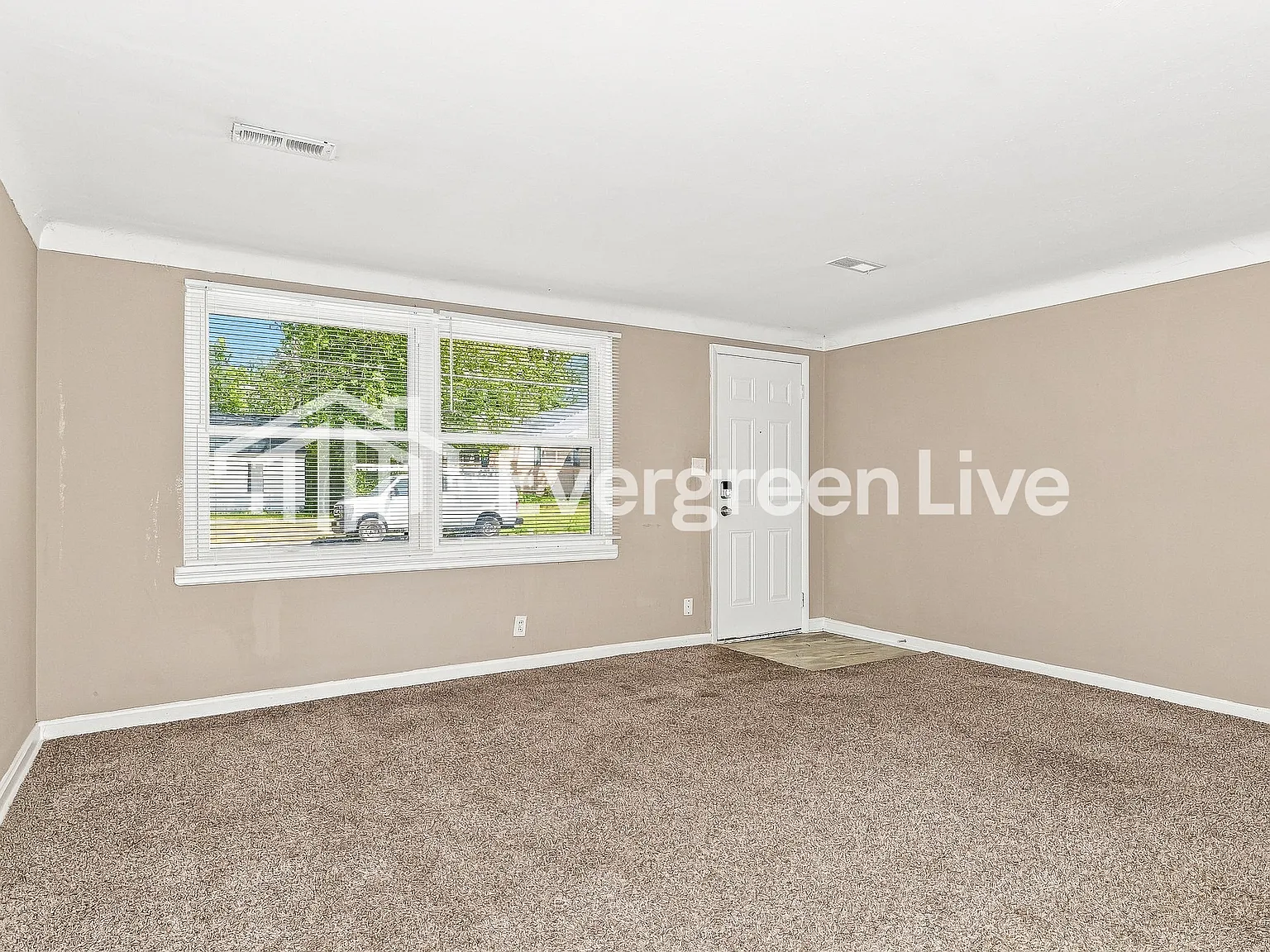 2 bed, 1.0 bath, 812 sqft, $1,045 — Photo 4