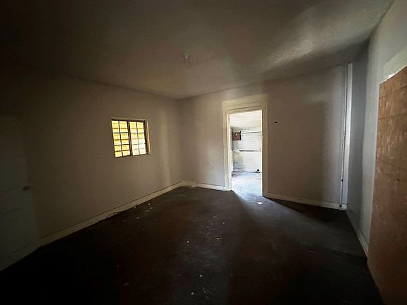 4th image of 717 Paxton St
