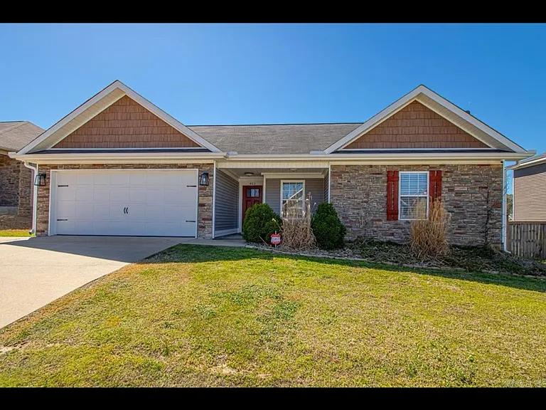 403 Carriage Dr — Photo 1