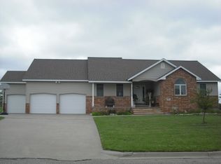 628 Quail Nest Rd, Winfield, KS 67156