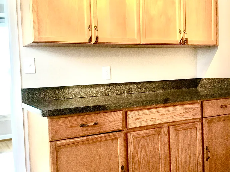 520 S Kenwood Ave — Photo 6