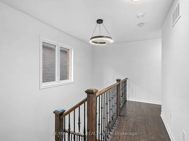 37 Macpherson St — Photo 28