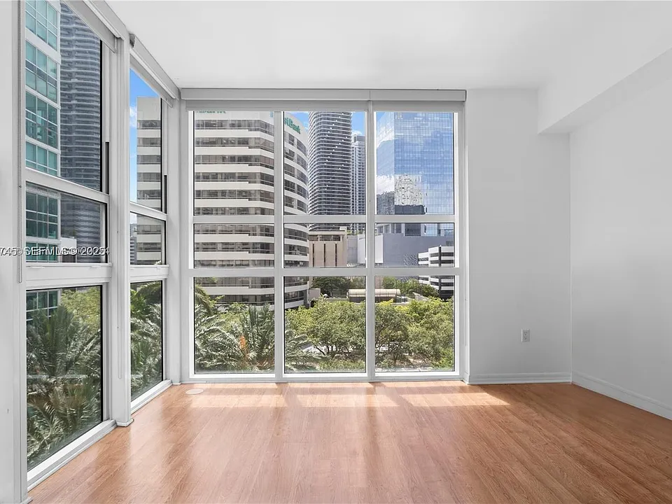 950 Brickell Bay Dr
