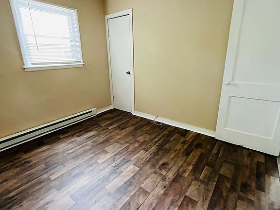 3rd image of 395 Carver Cir #395