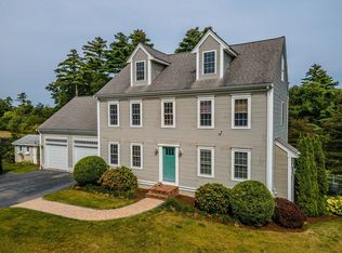 12 Maud Palmer Dr, Wareham, MA 02571