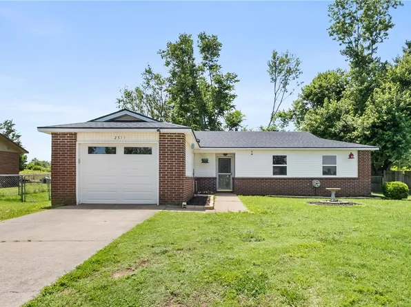 2511 Purdue Cir, Bentonville, AR 72712