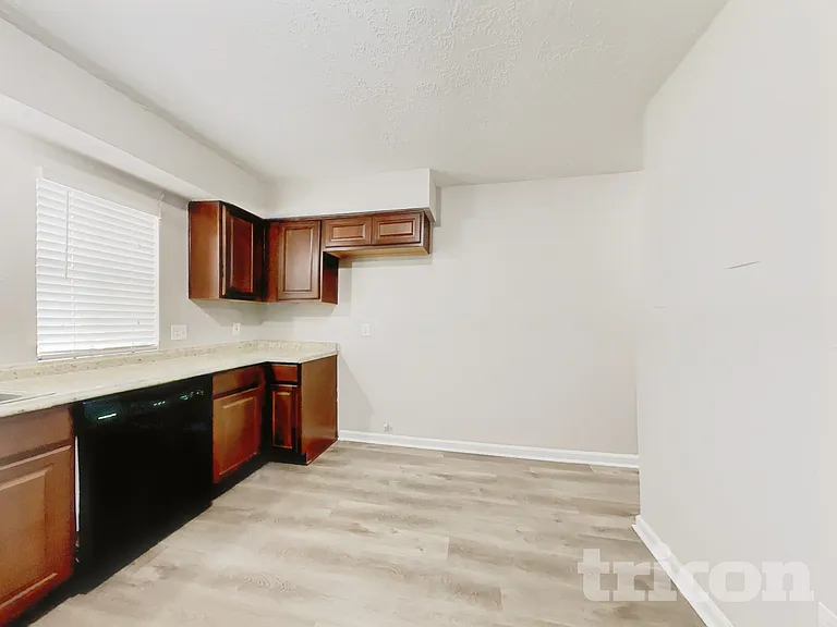 2806 W Birchdale Dr — Photo 4
