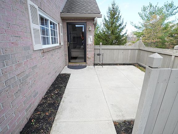 5th image of 1317 Amberlea Dr W #8