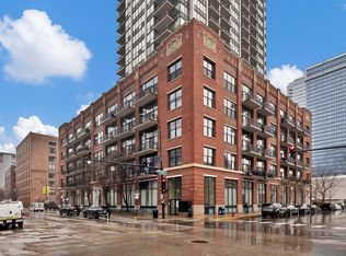 210 S Desplaines St APT 404, Chicago, IL