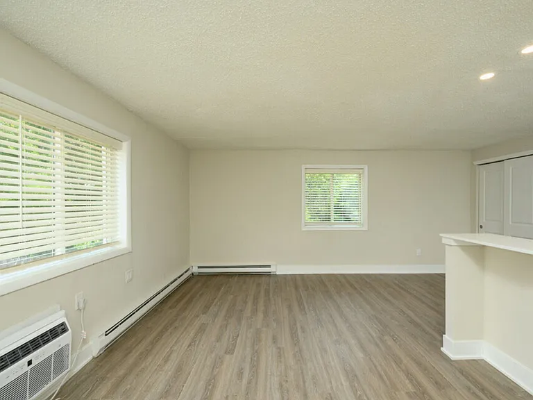 North Lane Apartments — Photo 5